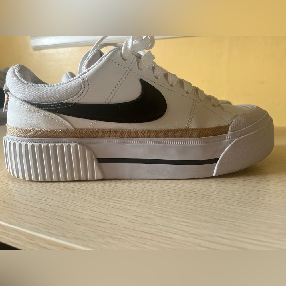Nike Court Legacy Lift Women's Sneakers